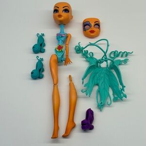 Monster High Inner Monster Scared Silly And Shockingly Shy Replacement Parts(18B